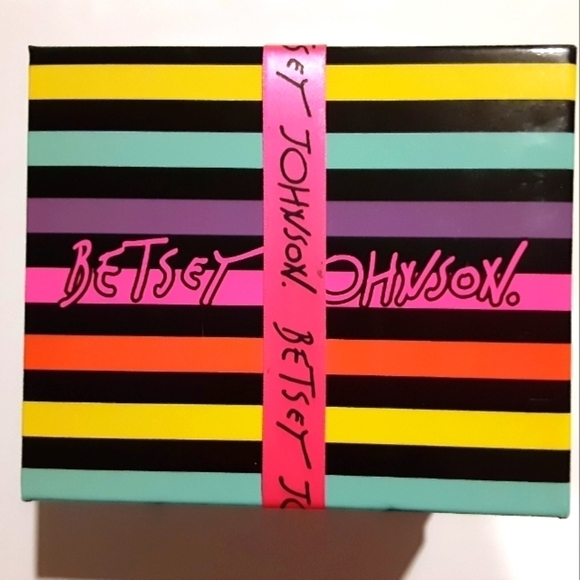 Betsey Johnson Plush Socks 3 Pack In Gift Box New - Picture 4 of 4